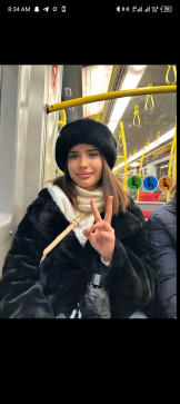 Sarah Martin039s, 29, United States