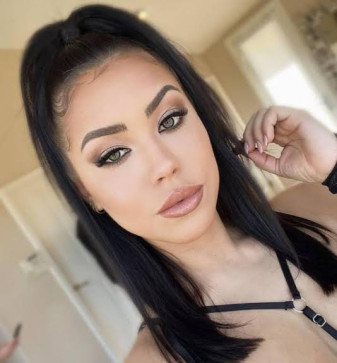 Alina, 29, United States