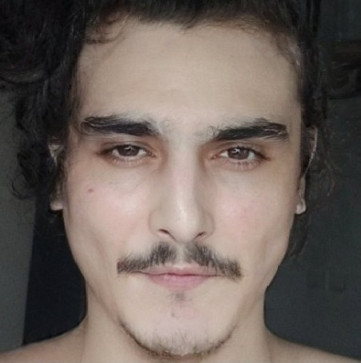 Becker, 28, Algeria