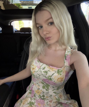 Sandra, 29, United States