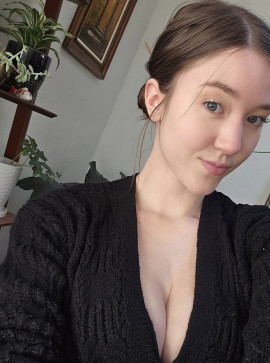 Laura, 19, United States