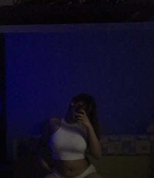 Zeina, 22, United Arab Emirates