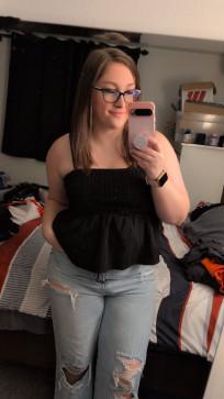 Charlotte, 33, United States