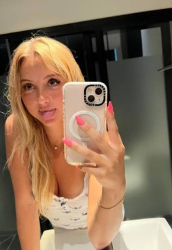 Taylor, 20, United Kingdom