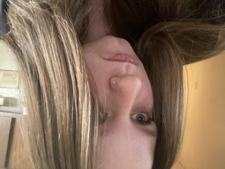 Emma, 18, United States