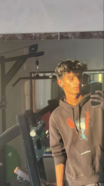 Sam, 19, India