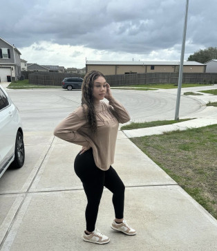 Beth, 20, United States