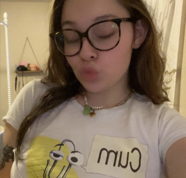 Lesliecares, 28, United States