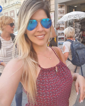 Eva, 39, United States