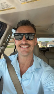 Max, 30, United States