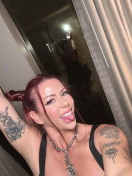 Brielle Dawson, 37, United States