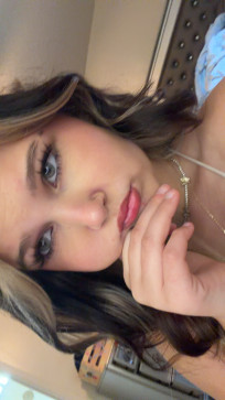 Tay, 18, United States