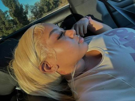 Beauty, 30, United Kingdom