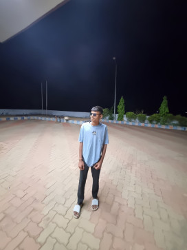 Sujal Dadsena, 18, India