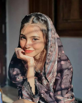 AllynaSnap, 21, Canada