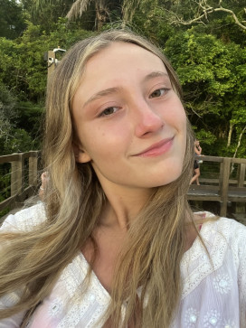 Max Mustermann, 18, Spain