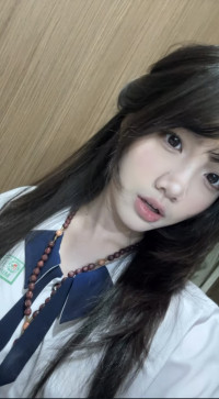 Vo Ngoc Minh Anh, 18, Viet Nam