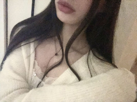 Ellie, 18, Azerbaijan