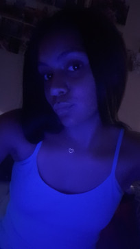 Minna Bloomfield, 18, Australia