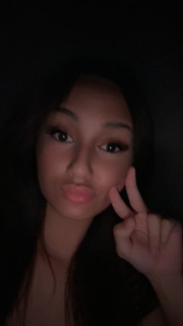 Ellie, 18, Australia