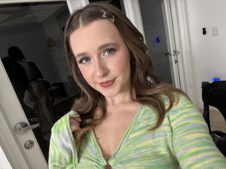 Emma Olivia, 18, United Kingdom