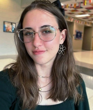 Maria Maeve, 21, United States