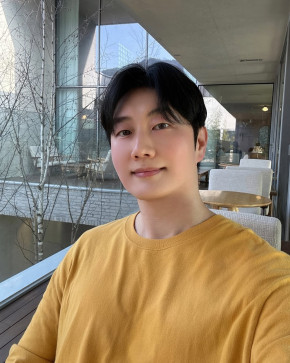 Kim Seung, 35, United Kingdom