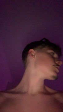 Josh, 18, United Kingdom