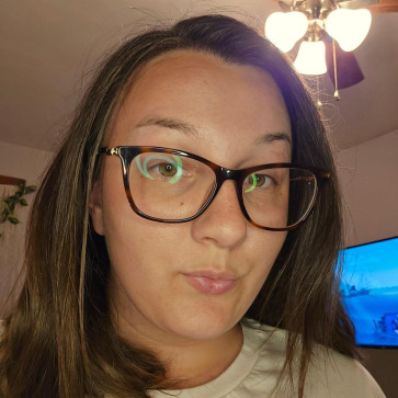 Vicki, 32, United States