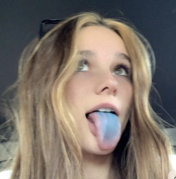 Mackenzie, 20, United States