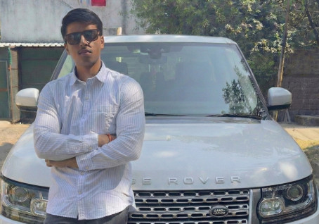 Farzi, 21, India