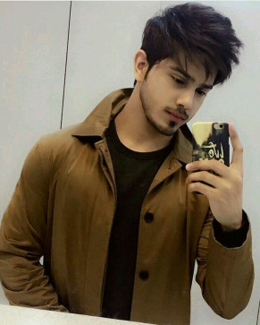 Hrd Lund, 26, India