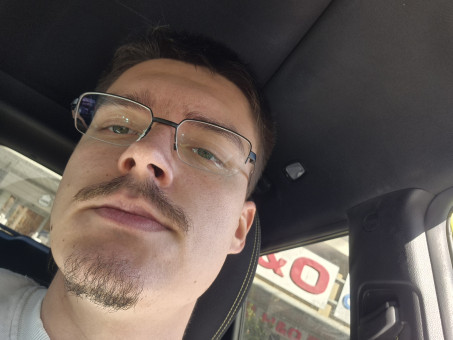 M Chat, 22, Israel