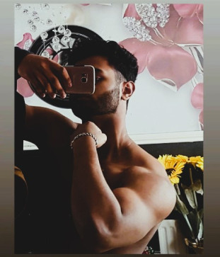 MiCh, 20, United Kingdom