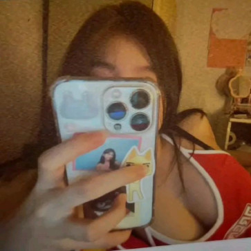 Hyacinth Hart, 19, United States