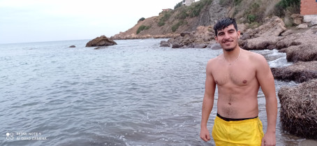 Yahia Benkedidah, 27, Algeria