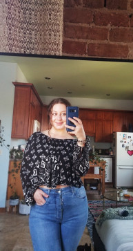 Mia, 30, United States