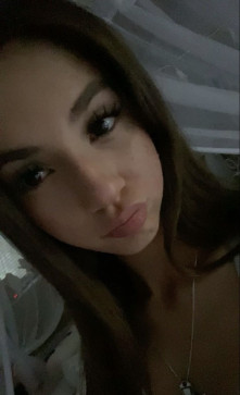 Belle, 19, United States