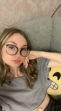 Lilly, 21, United States