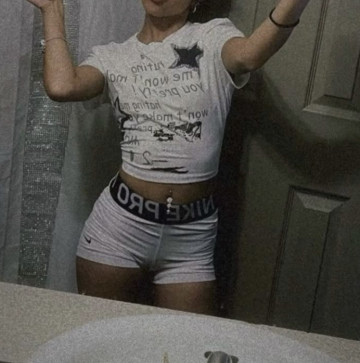 PrettyyPrincesss, 18, United States