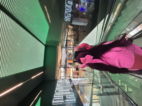 Makayla, 22, New Zealand