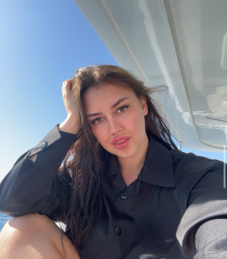 Clara James, 38, United States