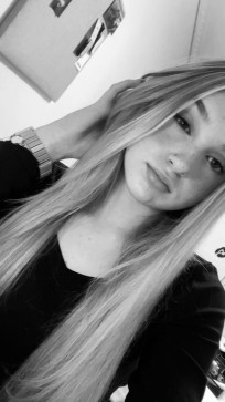 Emma, 18, United States