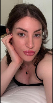 Samantha Gonzalez, 33, Germany