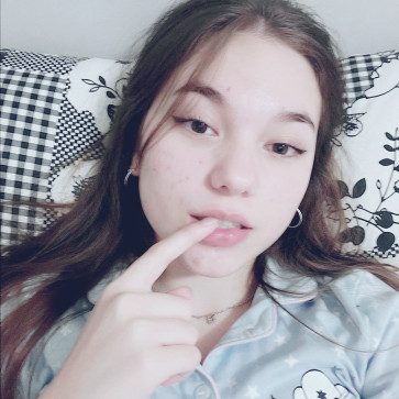 Allie, 18, United States