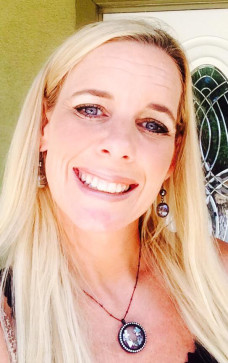 Anna, 60, United States