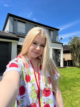 Lovia, 37, United Kingdom