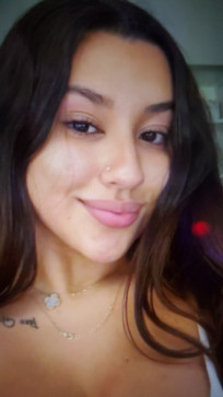 Norah Rhea, 28, United Kingdom