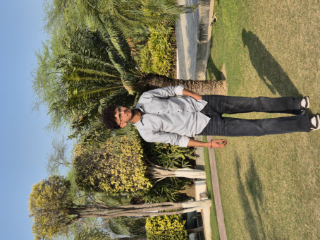 Jhonny Sinz, 18, India