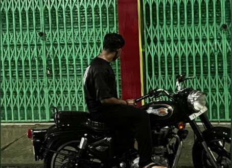 Greenest Redflagg, 22, India